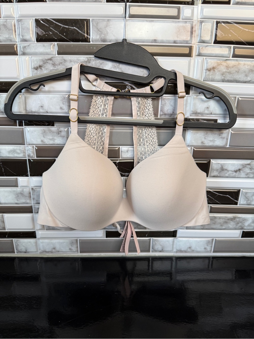 Victoria’s Secret Light Beige Lace-Back T-Shirt Bra